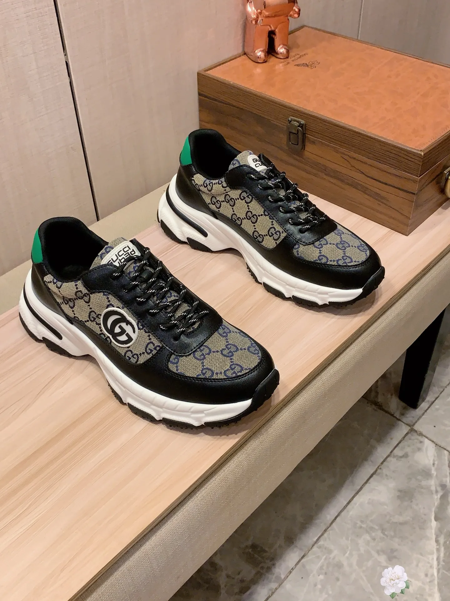 Men's men's shoes💰460💰💰🎩🎩[Lightning][Lightning] "Gucci*" The latest • popular casual shoes, top brand [seduce] luxury ~ purchasing agency, top ~ quality. [Strong] The upper is made of imported breathable cowhide with material ➕ breathable sheepskin feet (•) and fine workmanship. The original stylish and stylish soft rubber wear-resistant and non-slip outsole is light and comfortable on the feet. The real thing looks better when photographed in person. Code 111: Code: 38-44, 3️⃣ colors selected